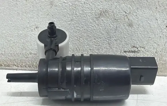 BMW X1 F48 F49 Windscreen/windshield washer pump 7388349