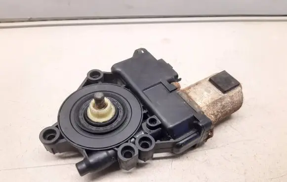 Hyundai i30 Rear door window regulator motor 1137328458