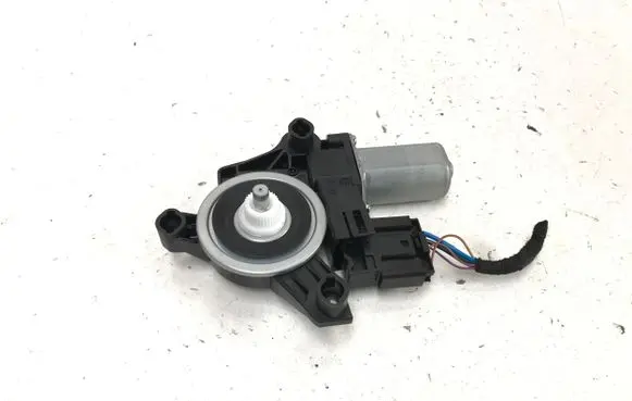BMW 2 Active Tourer U06 Rear door window regulator motor 5A75081