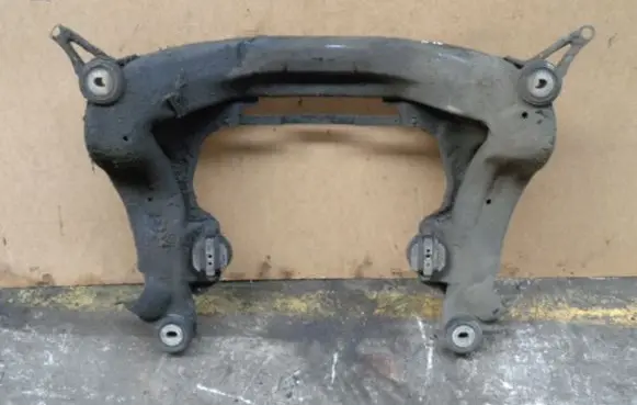 Volkswagen PASSAT B5 Front subframe 557837