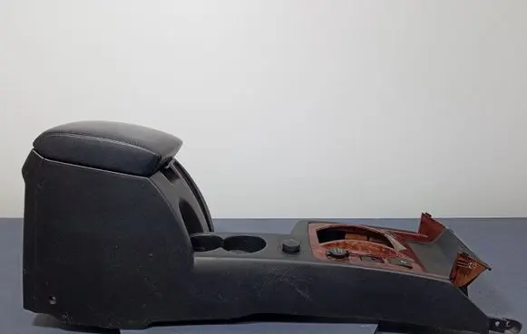Hyundai Terracan Center console 84611-H1600