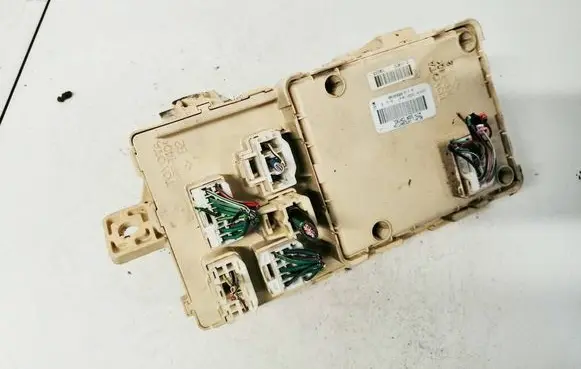 Toyota Avensis T250 Fuse box set 9008087013 9808087830