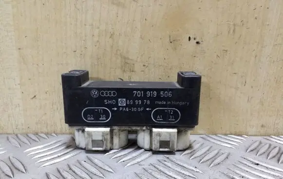 Coolant fan relay