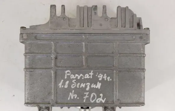 Volkswagen PASSAT B3 Engine control unit/module 0261203591592 3A0907311A