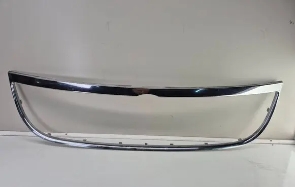 Volkswagen Cross Touran I Front bumper upper radiator grill 1T0853209