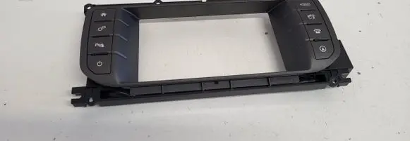 Radio/GPS head unit trim