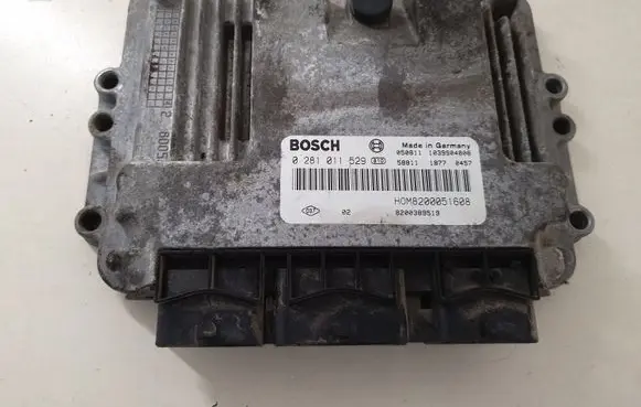 Opel Vivaro Engine control unit/module 8200389519