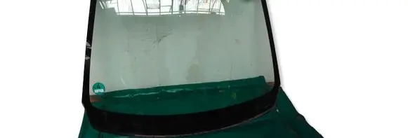 Renault Captur Front windscreen/windshield window 43R001586