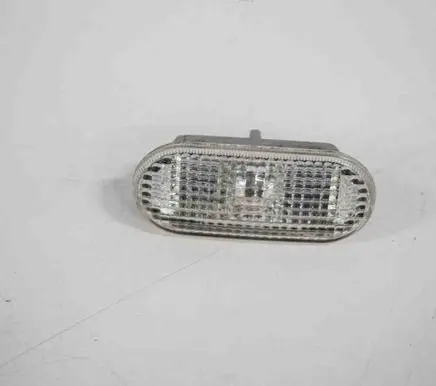 Volkswagen PASSAT B5 Front fender indicator light 1J5949117A
