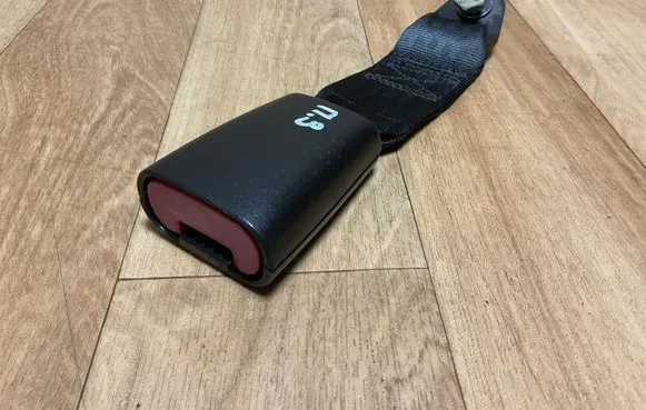 Alfa Romeo 147 Rear seatbelt buckle 10451090 0481031103