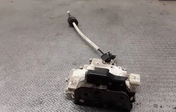 Audi A6 S6 C6 4F Front door lock 4F1837016