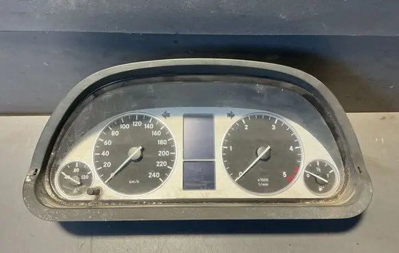 Mercedes-Benz B W245 Speedometer (instrument cluster) A1695409611