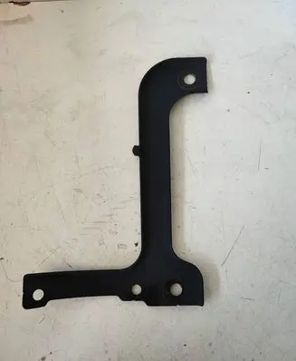 Front bumper mounting bracket
