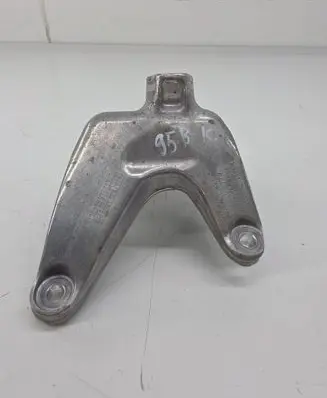 Engine mounting bracket