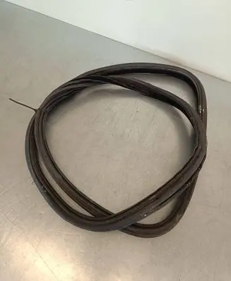 BMW 4 F36 Gran coupe Rear door rubber seal (on body) 