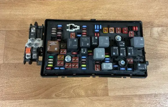 Opel Insignia A Fuse box set 529050199 13255300