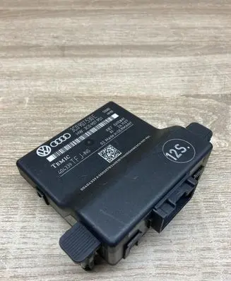 Volkswagen PASSAT B6 Gateway control module 3C0907530E 3C0907951