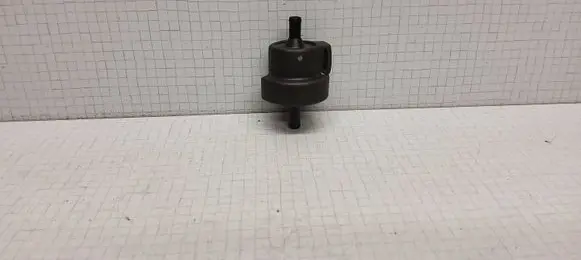 Volkswagen PASSAT B5 Valve vacuum 058133459