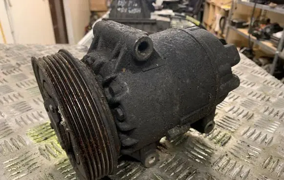 Renault Scenic II - Grand scenic II Air conditioning (A/C) compressor (pump) 8200600110
