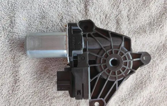 Mercedes-Benz A W176 Rear door window regulator motor A2469065100