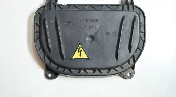 Audi A6 S6 C7 4G Headlight/headlamp dust cover 17606000