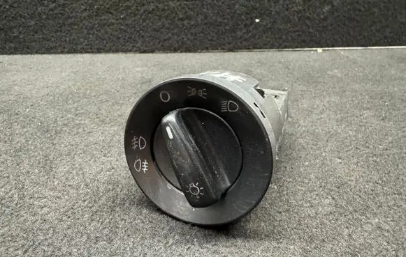 Volkswagen PASSAT B5.5 Light switch 1C0941531A