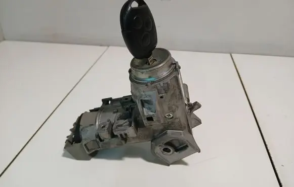 Ford Fiesta Ignition lock 8V513F880CD