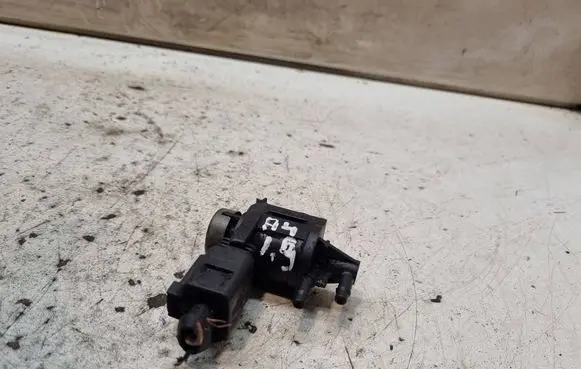 Audi A4 S4 B6 8E 8H Turbo solenoid valve 1J0906283C