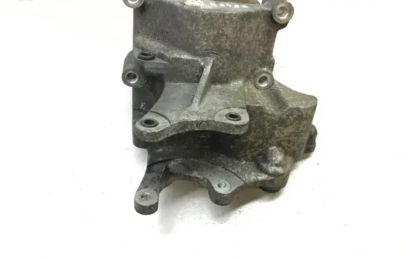 KIA Carens II Engine mounting bracket K2483