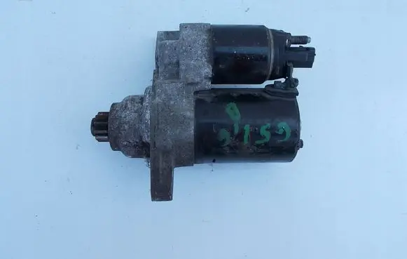 Volkswagen Golf IV Starter motor 021911023R