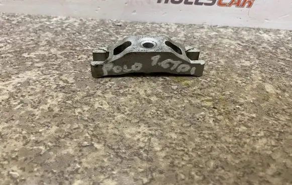 Volkswagen Polo V 6R Fuel Injector clamp holder 03L216