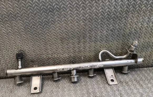 Mercedes-Benz C W203 Fuel main line pipe 2720780092