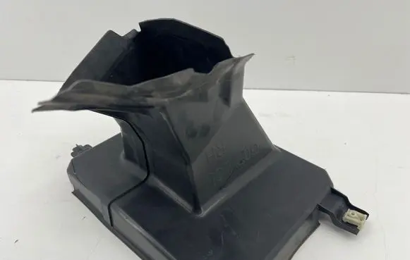 BMW X7 G07 Intercooler air channel guide 51749853920