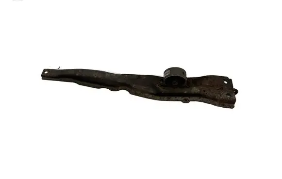 Mitsubishi Lancer Engine mount bracket