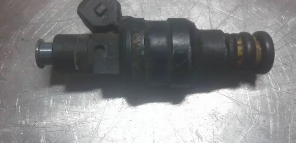 Volkswagen Golf IV Fuel injector 280150464 06A90603