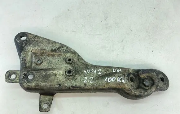 Mercedes-Benz E W212 Engine mounting bracket A6510901041
