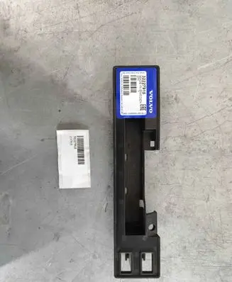 Front bumper mounting bracket