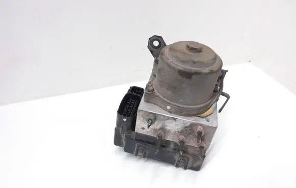 Mitsubishi Pajero Sport I ABS Pump 45104060 141810021079