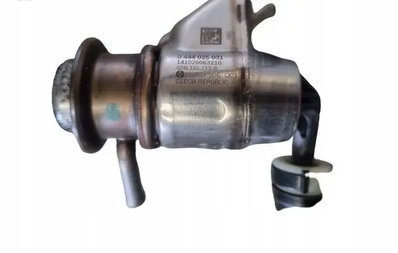 Volkswagen PASSAT B8 AdBlue injector 03N131113B