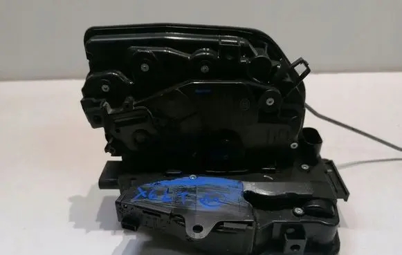 BMW X6 E71 Loading door lock 7281953