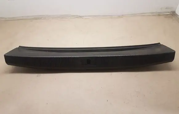 Trunk/boot sill cover protection