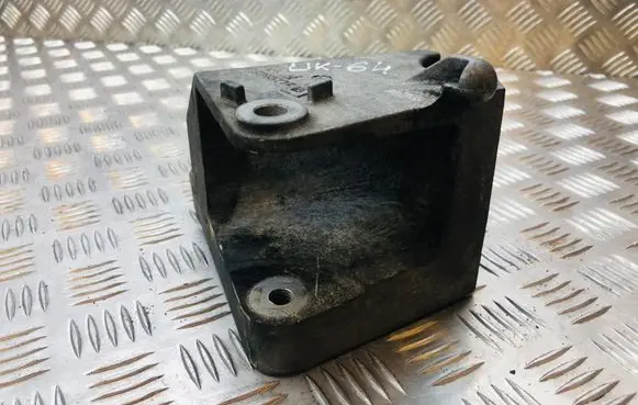 Toyota Corolla E120 E130 Engine mounting bracket 24459821