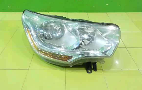 Citroen C4 II Headlight/headlamp PRZOD