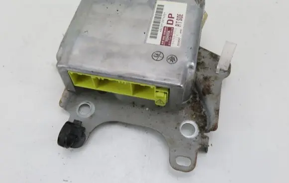 Lexus IS 200-300 Airbag control unit/module 1523002913 8917053020