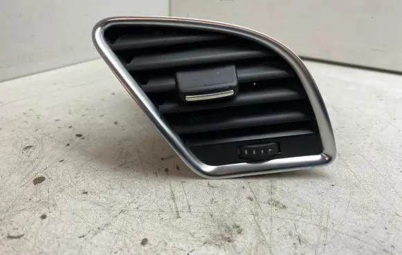 Audi A5 8T 8F Dashboard side air vent grill/cover trim 8T1820902C