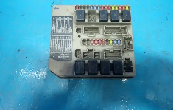 Nissan Micra Fuse box set 284B7AX61A
