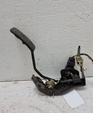 Toyota Avensis T250 Accelerator throttle pedal 8928147010
