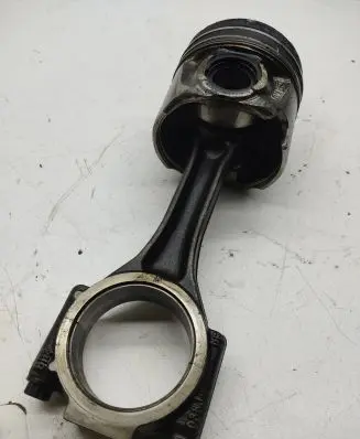 Volkswagen Touareg I Piston with connecting rod
