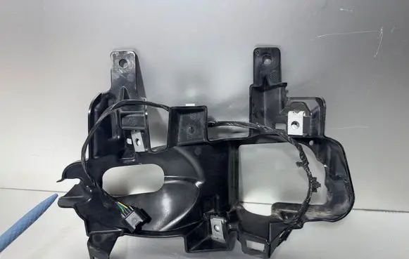 Nissan Leaf II (ZE1) Front bumper corner part panel trim 26915HV00A PA6G30GF