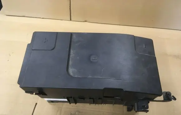 Opel Insignia A Battery box tray 13243606 312632764